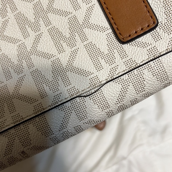 💥 LOWEST PRICE (small stain & imperfection) - Picture 4 of 15